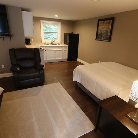 Brimley Motel Suites 외부 사진