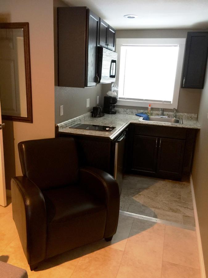 Brimley Motel Suites 외부 사진